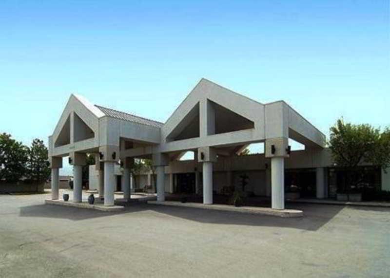 Ramada By Wyndham Salt Lake City North Temple Exterior foto